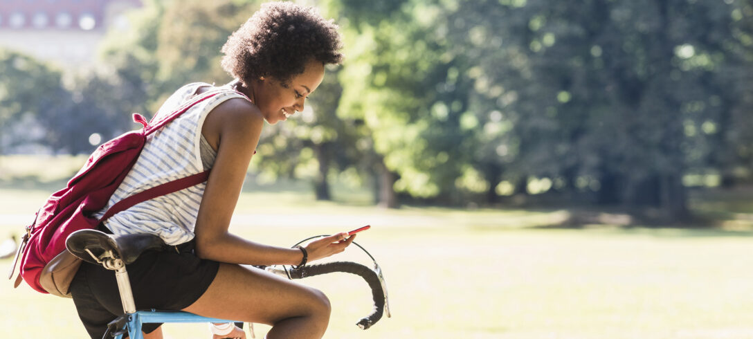 cycliste a cessé de consulter son portable