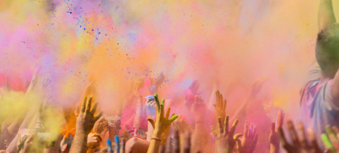 fête de la poudre colorée